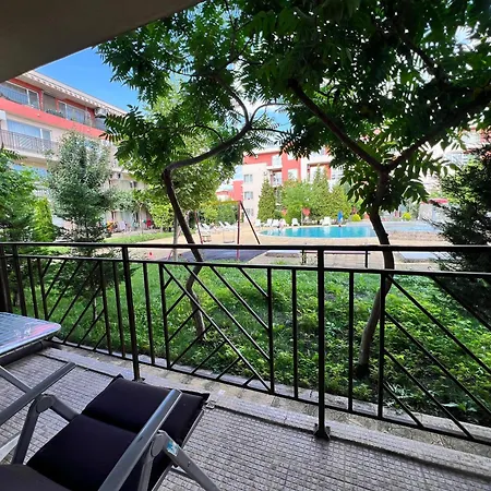 Club 498 Sunny Apartment *